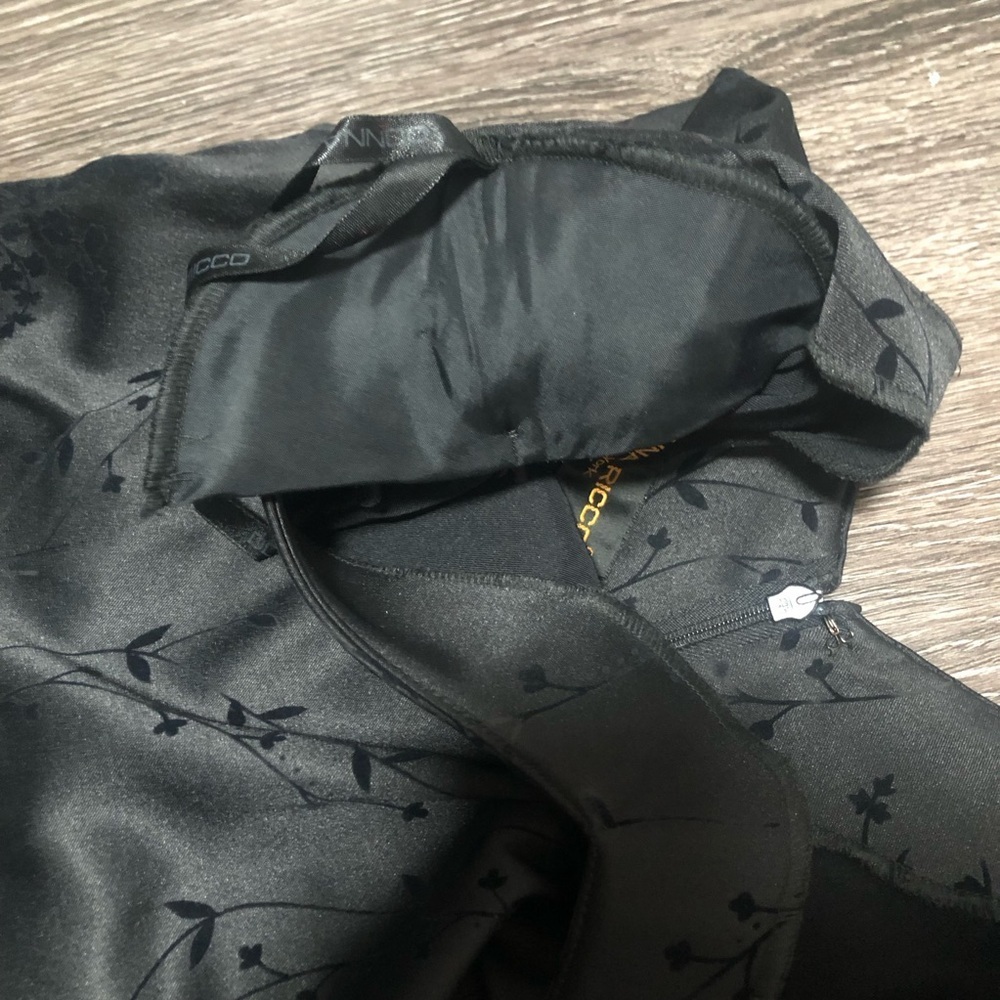 Donna Ricco Black Satin Floral Sheath Dress Sz 10 Cap Sleeve VNeck Shoulder Pads - Picture 5 of 8